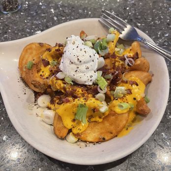 Colonial House Restaurant & Bar - Irish nachos, ok but small portion - American Near Me - Rapid City, South Dakota