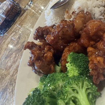 Thai Mama - Thai kitchen chicken - Thai Near Me - Maryland Heights, Missouri Thai Mama - Thai kitchen chicken - Thai Near Me - Maryland Heights, Missouri