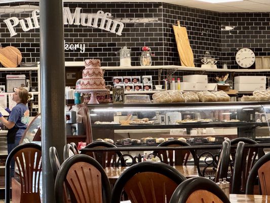 Puffy Muffin Bakery & Restaurant by null