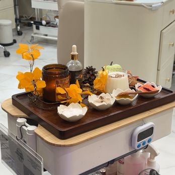 Chloe Nail Lounge - Nail Salons Near Me - Orange, California