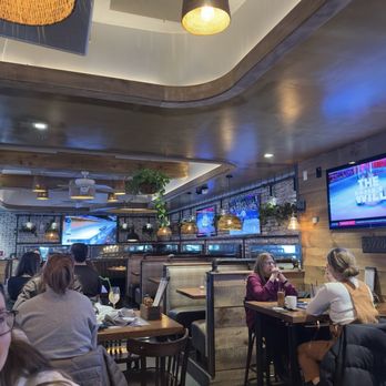 Layla's American Tavern - Dining side - Wine Bars Near Me - Boston, Massachusetts
