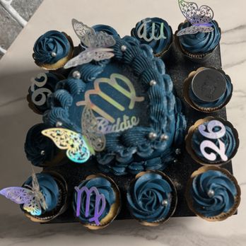 TTP Cakery - Heart/Cupcake Bundle - Desserts Near Me TTP Cakery - Heart/Cupcake Bundle - Desserts Near Me