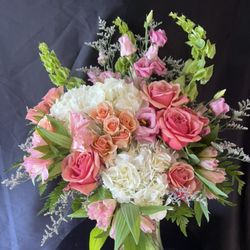 Evergreens Florist - Pastel flower arrangement