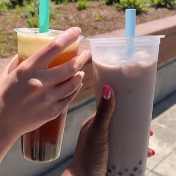 Hub Boba - Taro Milk Tea and Passion Fruit Black Tea - Bubble Tea Near Me - Mercer Island, Washington