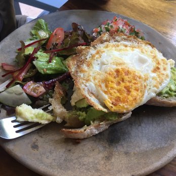 Chepiche Café - Huevo quesillo, aquacate y pico de gallo $75 - Cafeteria Near Me - Oaxaca, OAX Chepiche Café - Huevo quesillo, aquacate y pico de gallo $75 - Cafeteria Near Me - Oaxaca, OAX