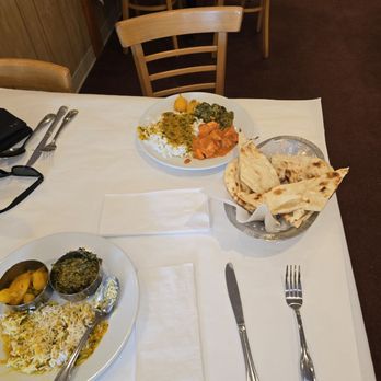 India Palace Restaurant - Some of our lunch buffet items - Indian Near Me - Wheaton, Illinois India Palace Restaurant - Some of our lunch buffet items - Indian Near Me - Wheaton, Illinois