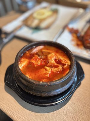 LASUNG TOFU & POT RICE 라성순두부 by null