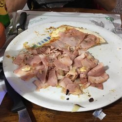 La Tahona - Las cantidades de bacon eran monstruosas!!!  De italiano... poco.  Servicio pobre.