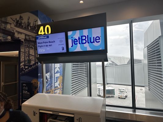 LaGuardia Airport/Terminal B by null