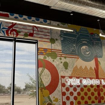Café Zupas - Inside decor. - Soup Near Me - Queen Creek, Arizona Café Zupas - Inside decor. - Soup Near Me - Queen Creek, Arizona