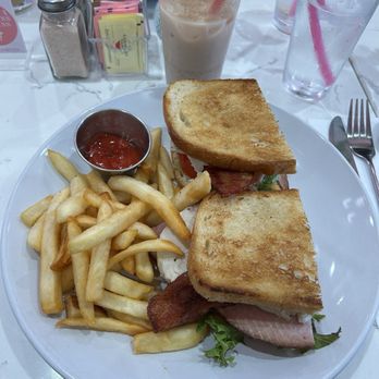 Pink Willow Cafe - Breakfast & Brunch Near Me - Cottleville, Missouri