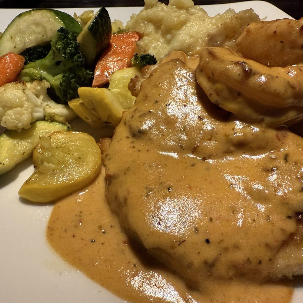 Grand Tavern Troy - Supreme Shrimp Scampi and Chicken - 8.6/10 - New American Near Me - Troy, Michigan