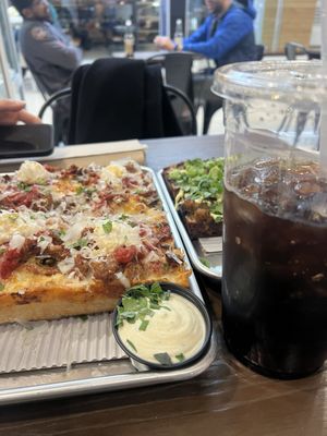 Descendant Detroit Style Pizza by null