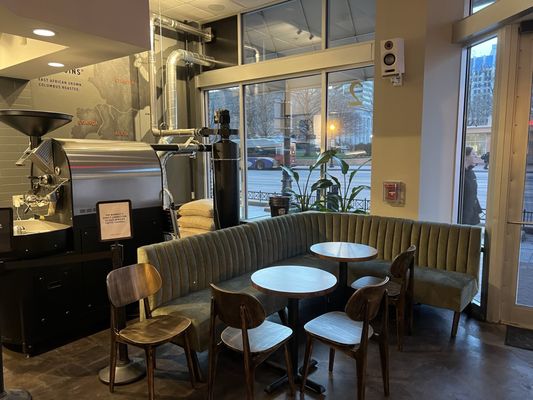 Black Kahawa Coffee: roastery + bar by null