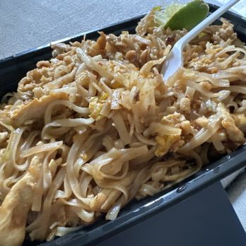 Thai Studio Restaurant - Pad Thai with chicken - Thai Near Me - Richmond, Virginia