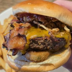 The Ridge West Seneca - Rustler Burger: Excellent burger; Nice, big, crispy strips of bacon on top