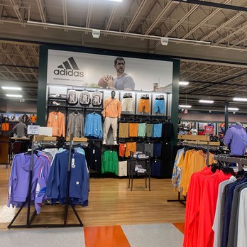 DICK'S Sporting Goods - Sporting Goods Near Me - Naperville, Illinois