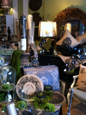 Savvy Chic Trends & Parisienne Boutique by null