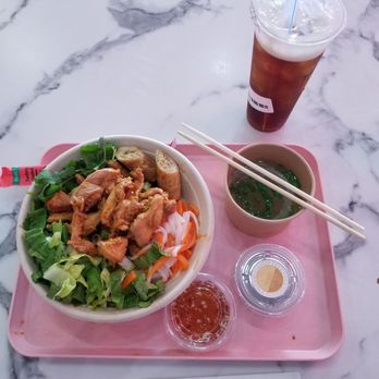 T-Yummi Boba Bar - Noodle bowl and black iced tea. - Bubble Tea Near Me - Gainesville, Florida T-Yummi Boba Bar - Noodle bowl and black iced tea. - Bubble Tea Near Me - Gainesville, Florida