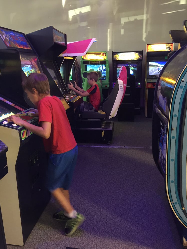 GCW RETROCADE CLOSED 31 Photos 2409 NW Prairie View Rd, Platte