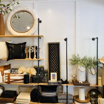 The Showroom - Updated Shelves - Women's Clothing Near Me - Miami, Florida The Showroom - Updated Shelves - Women's Clothing Near Me - Miami, Florida