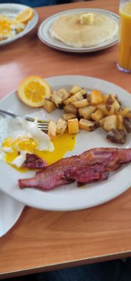 Marinia's Country Cafe by null