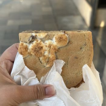 Busy Lizzy's Baked Goods - Smores Bar - Bakeries Near Me - Burlingame, California