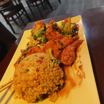 Ichiban - Chicken and Beef with Broccoli Dinner - Japanese Near Me - Chicago Ridge, Illinois Ichiban - Chicken and Beef with Broccoli Dinner - Japanese Near Me - Chicago Ridge, Illinois