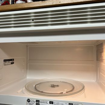 Sacramento 5 Star Cleaning - Spotless microwave! - Home Cleaning Near Me - Fair Oaks, California
