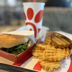 Chick-fil-A - Grilled Chicken Club Sandwich Combo