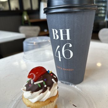 Bakehouse 46 - Mini - Single Cupcakes - Bakeries Near Me - Ferndale, Michigan