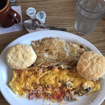 America's Kitchen - 3 egg omelette w/ham, mushrooms, tomatoes& am cheese, 2 homemade biscuits& hash browns which was way too much for me! Delish!!! - Breakfast & Brunch Near Me - Galveston, Texas