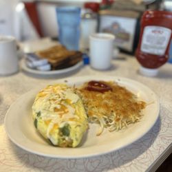 Chase's Diner - Veggie Omelette (no mushrooms, added spinach) and a side of hash-brown. $15.39