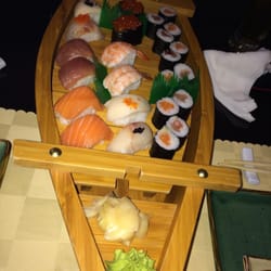 Aoi Teppanyaki - Sushi variado. Muy recomendable