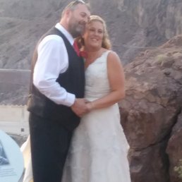 Dam happy couple Dam happy couple