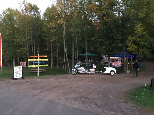 Curbside Kitchen Restaurant On Wheels by null