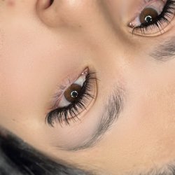 Vanity Lashes - Mixed set done by genesis