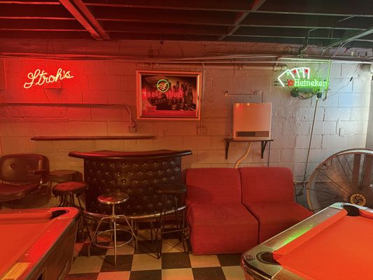 Thirsty Beaver Saloon by null