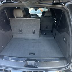 Black Lane Limo - Cadillac Escalade ESV Platinum