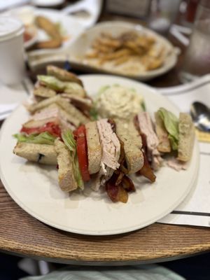 Central Diner & Grille by null