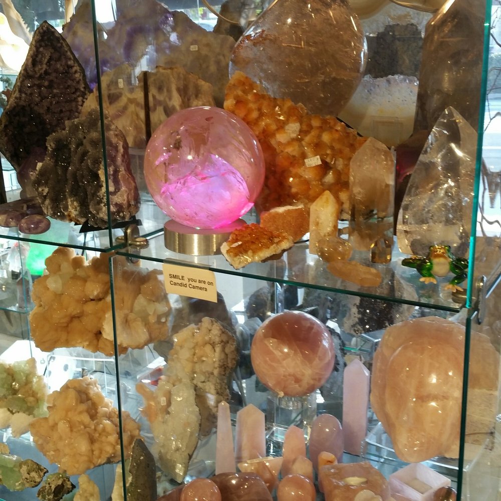 Dinosaur Gallery - Gemstones & Minerals Near Me - Del Mar, California