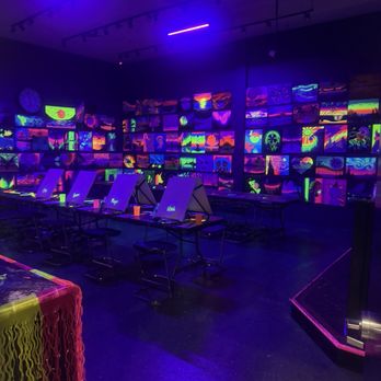 Pinot's Palette - Black light painting room - Paint & Sip Near Me - Las Vegas, Nevada Pinot's Palette - Black light painting room - Paint & Sip Near Me - Las Vegas, Nevada