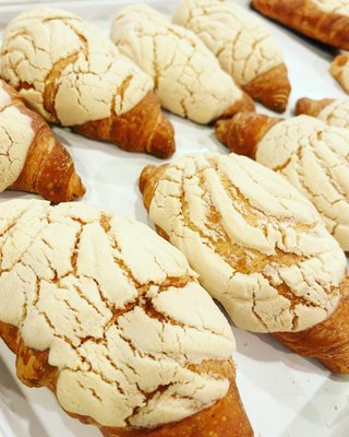 B & B Donuts by null