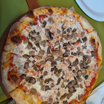 Flippers Pizza - Sausage & mushroom 16" pizza - Pizza Near Me - Wildwood, Florida