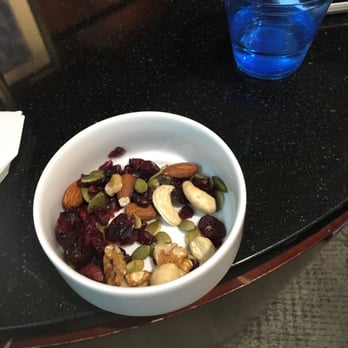 United Club - Terminal A - Soggy nuts! - Airport Lounges Near Me - Houston, Texas