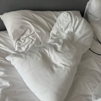 InterContinental Chicago Magnificent Mile - Worst pillows ever - no hold - Hotels Near Me - Chicago, Illinois InterContinental Chicago Magnificent Mile - Worst pillows ever - no hold - Hotels Near Me - Chicago, Illinois