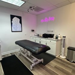 Waxed By Krissy - Very clean waxing studio and professional waxers, Krissy and Dez are the best!