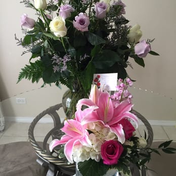Brianna's Flowers - Florists Near Me - Bloomingdale, Illinois