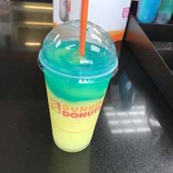 Dunkin' - Cosmic Pineapple Coolatta
