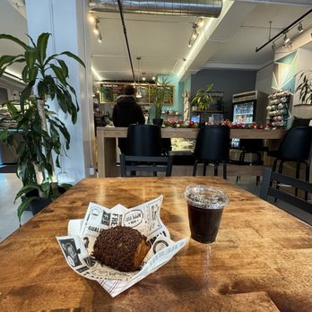 Klein’s Bakery & Cafe - Interior - Breakfast & Brunch Near Me - Chicago, Illinois